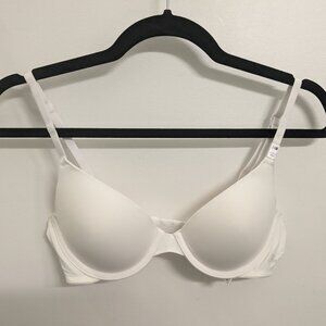 NWT - Never Worn 34B Victoria's Secret Lightly Lined Tshirt Bra